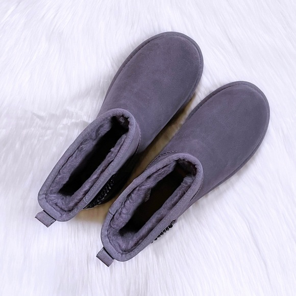 UGG Women’s Classic Mini Chains Shade Suede Boots - Picture 6 of 10